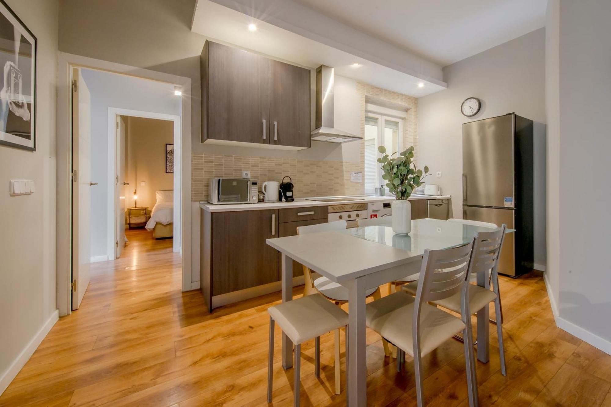 Excelente Piso De 3 Habitaciones En La Latina-Centro مدريد المظهر الخارجي الصورة